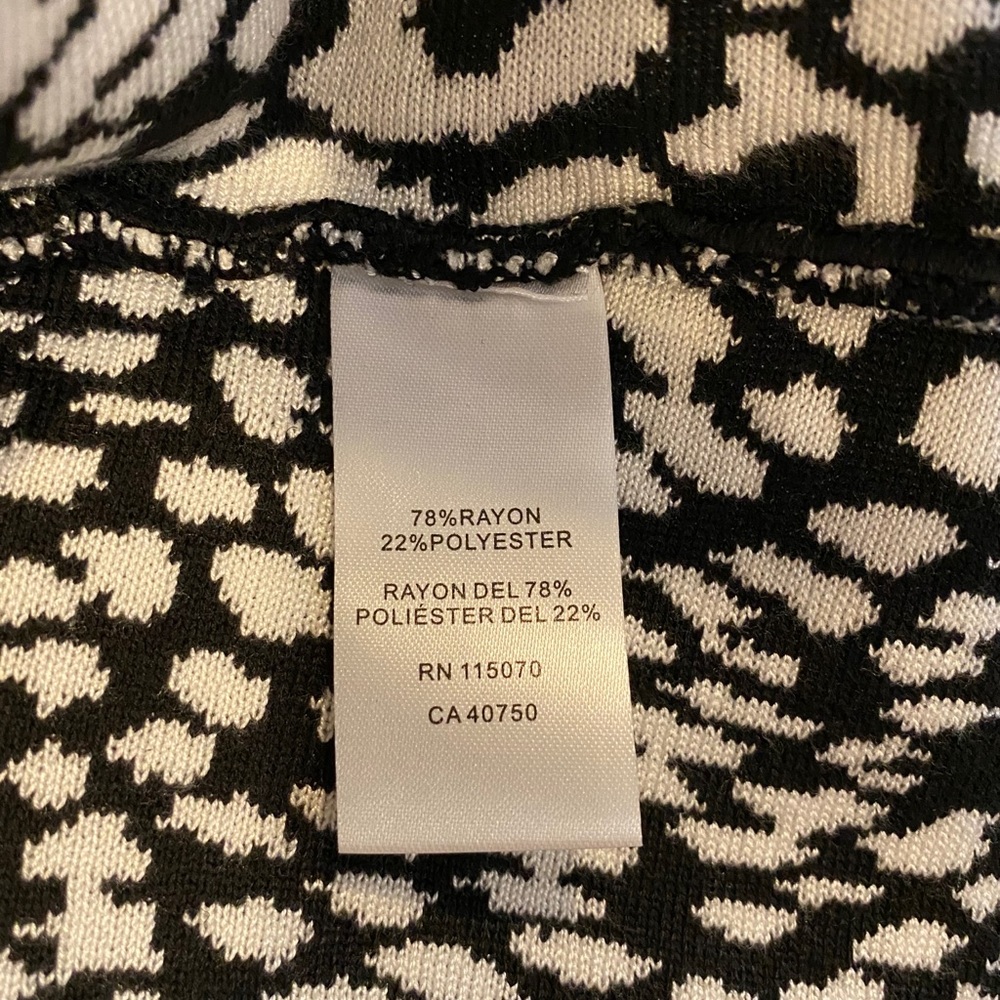 Nina Leonard Black & White Print Sweater Dress - Picture 6 of 8